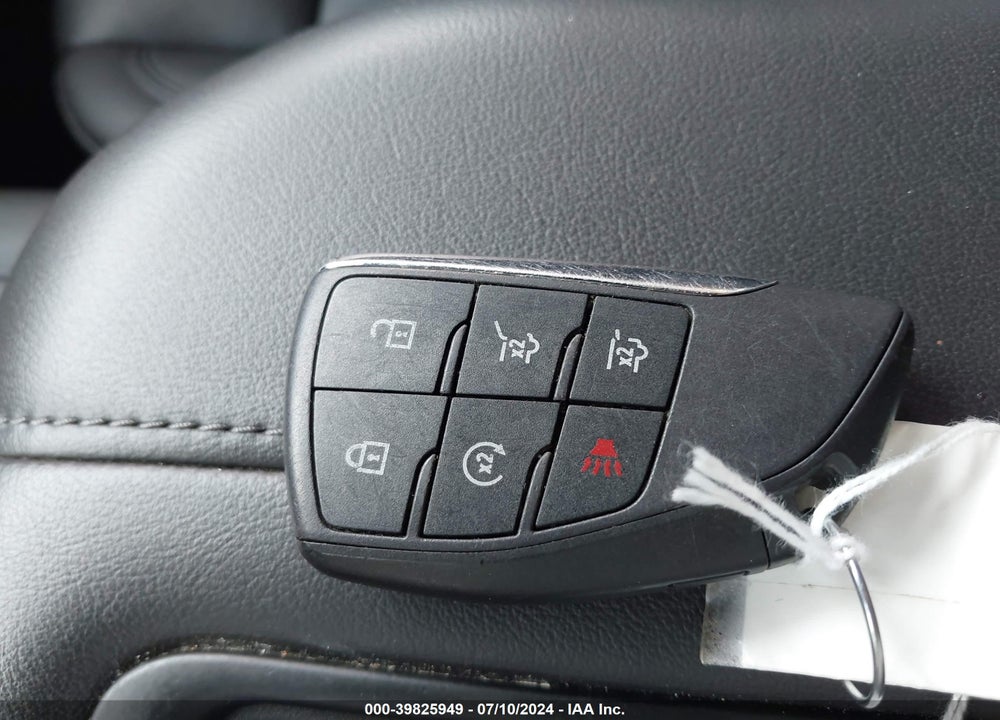 2022 CHEVROLET SUBURBAN 4WD LT VIN: 1GNSKCKD2NR348977