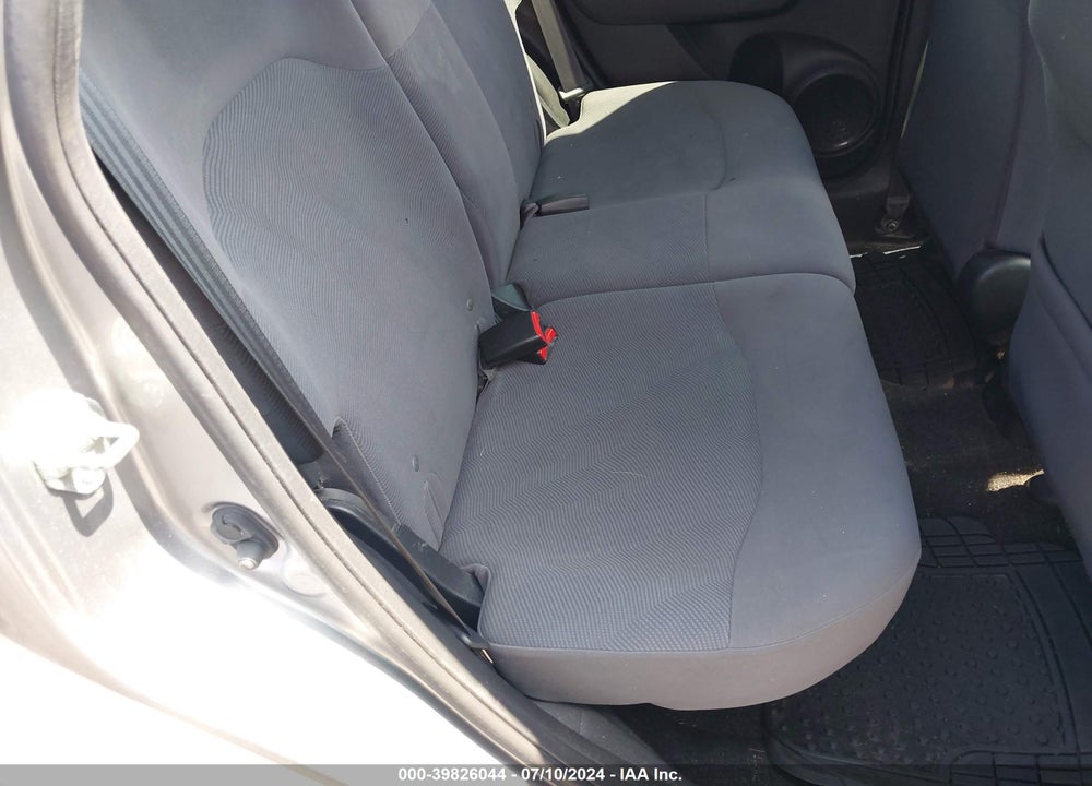 2010 HONDA FIT VIN: JHMGE8H24AC031352