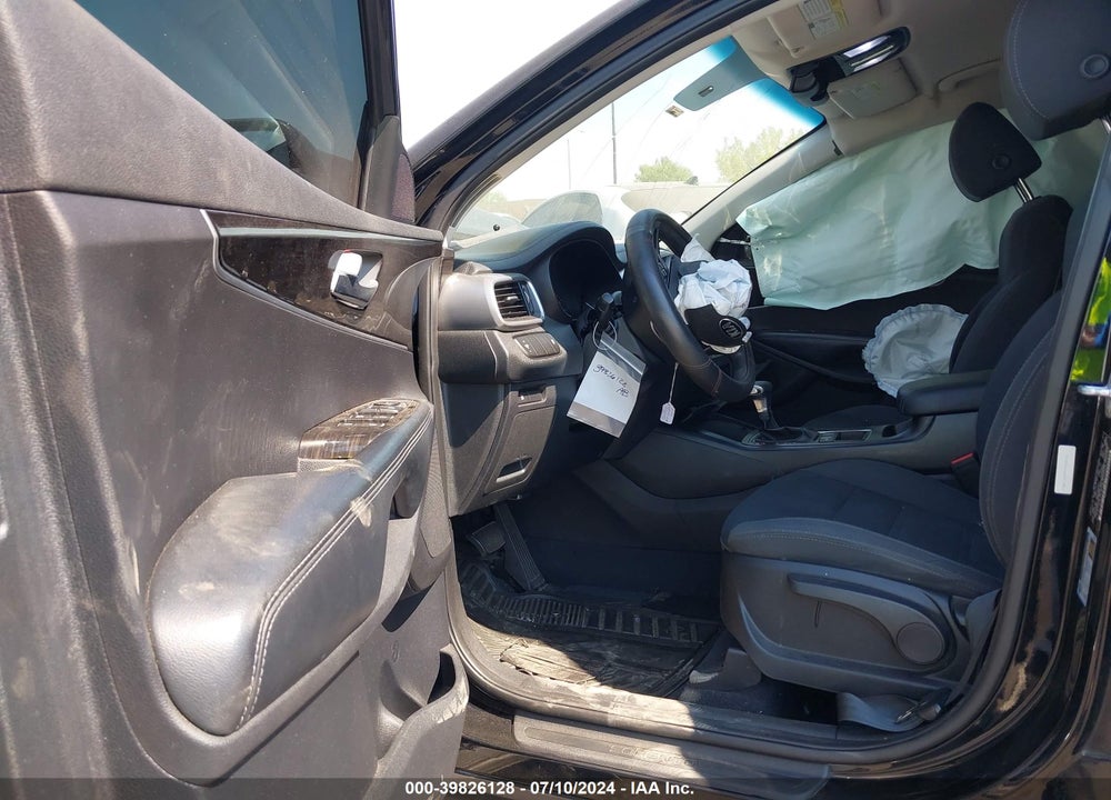 2019 KIA SORENTO 2.4L L VIN: 5XYPG4A30KG519864
