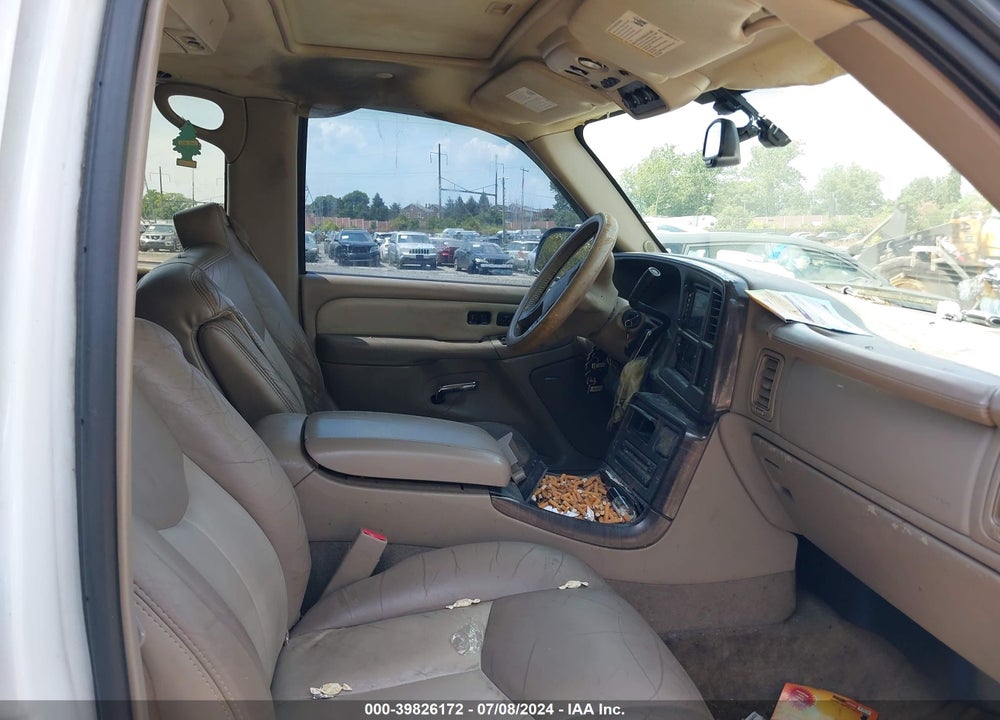 2005 GMC YUKON DENALI VIN: 1GKEK63U25J265929