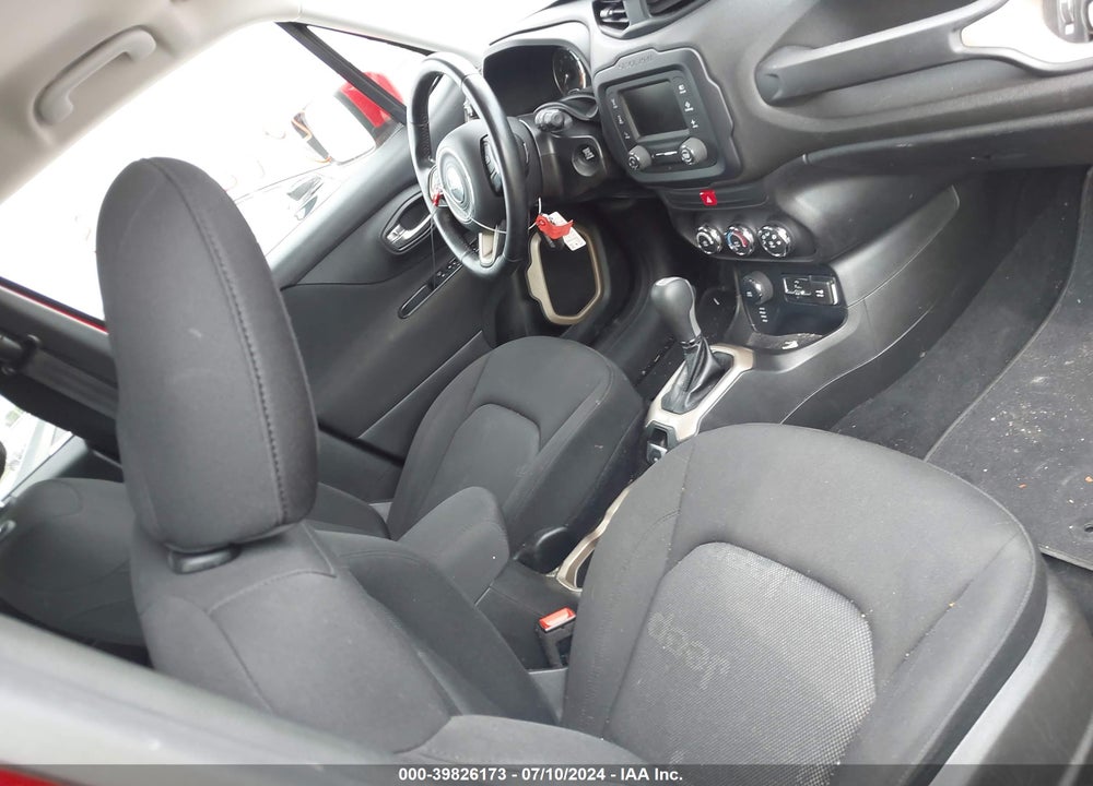 2016 JEEP RENEGADE LATITUDE VIN: ZACCJBBT7GPD15458