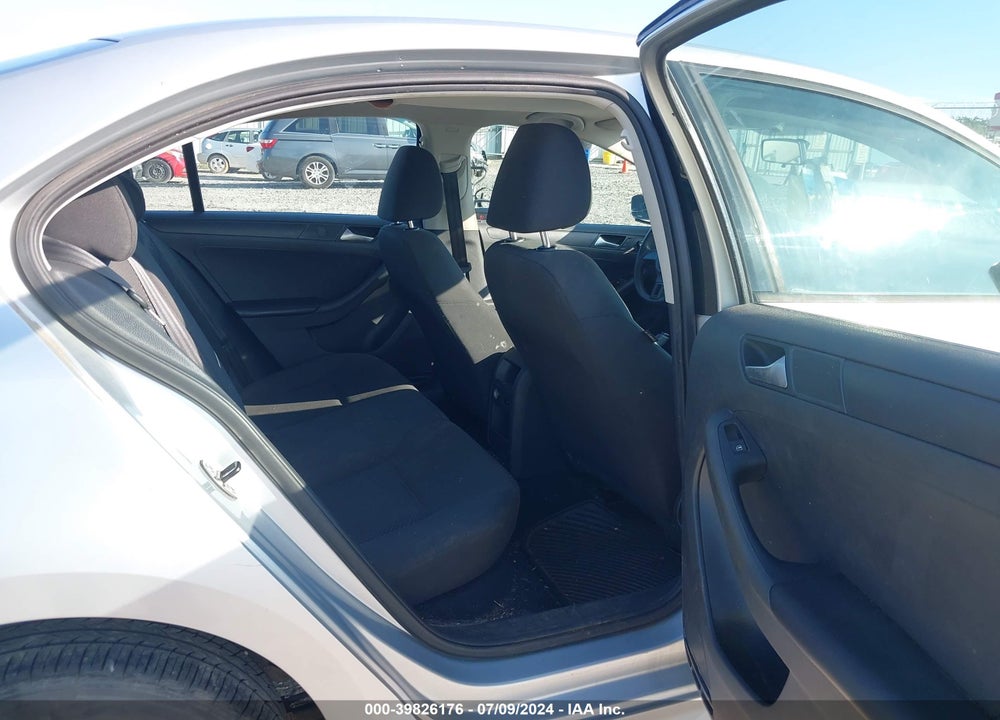 2013 VOLKSWAGEN JETTA 2.0L S VIN: 3VW2K7AJ0DM430839