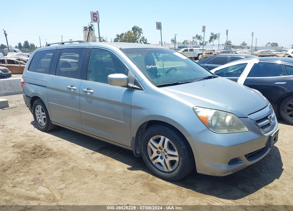 2005 HONDA ODYSSEY EX-L VIN: 5FNRL38735B041586