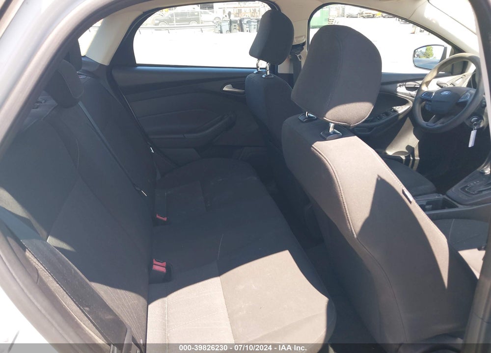 2015 FORD FOCUS SE VIN: 1FADP3F29FL201450