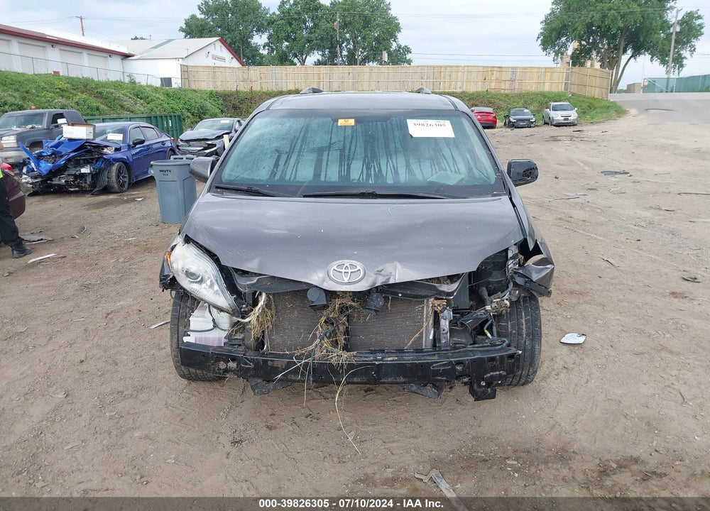 2017 TOYOTA SIENNA LE 8 PASSENGER VIN: 5TDKZ3DC1HS809682