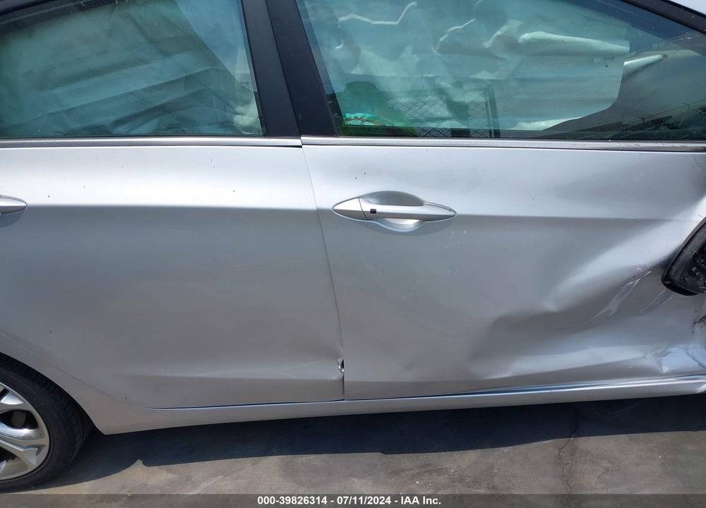 2013 HYUNDAI ELANTRA GT VIN: KMHD35LE1DU105671