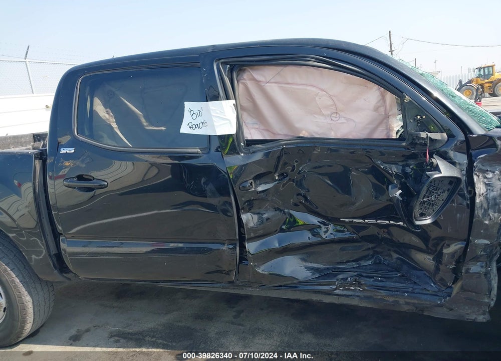 2019 TOYOTA TACOMA SR5 VIN: 5TFAX5GN0KX151557