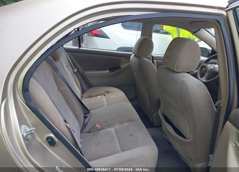 2005 TOYOTA COROLLA LE VIN: 1NXBR32E35Z348380