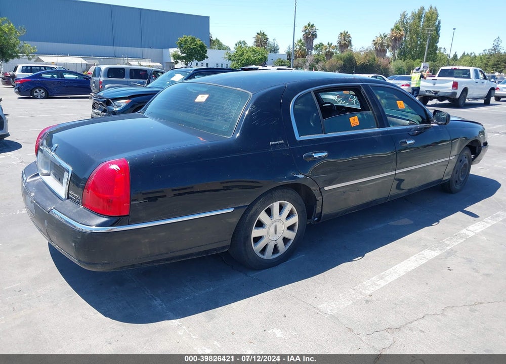2003 LINCOLN TOWN CAR EXECUTIVE L VIN: 1LNHM84W53Y690821