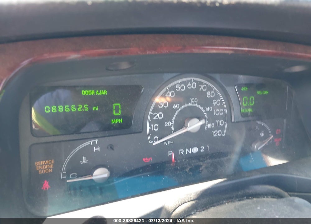 2003 LINCOLN TOWN CAR EXECUTIVE L VIN: 1LNHM84W53Y690821