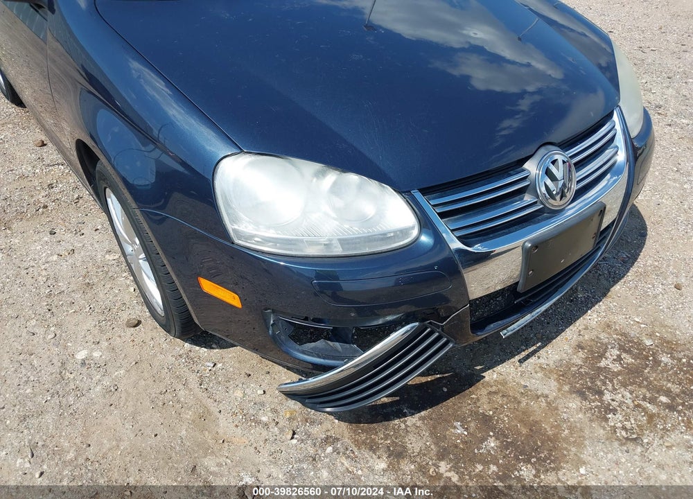 2010 VOLKSWAGEN JETTA LIMITED EDITION VIN: 3VWAX7AJ3AM093012