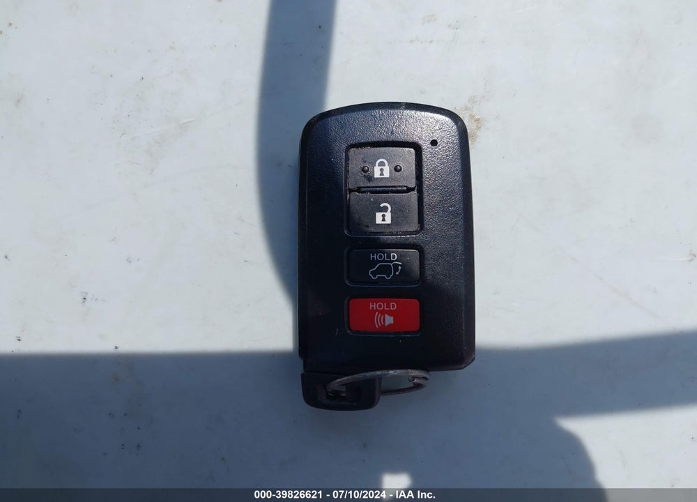 2019 TOYOTA HIGHLANDER XLE VIN: 5TDJZRFH9KS953186