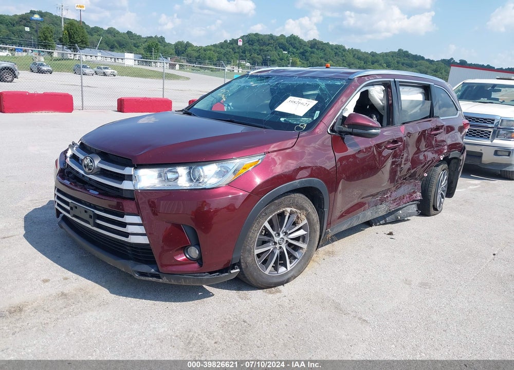 2019 TOYOTA HIGHLANDER XLE VIN: 5TDJZRFH9KS953186