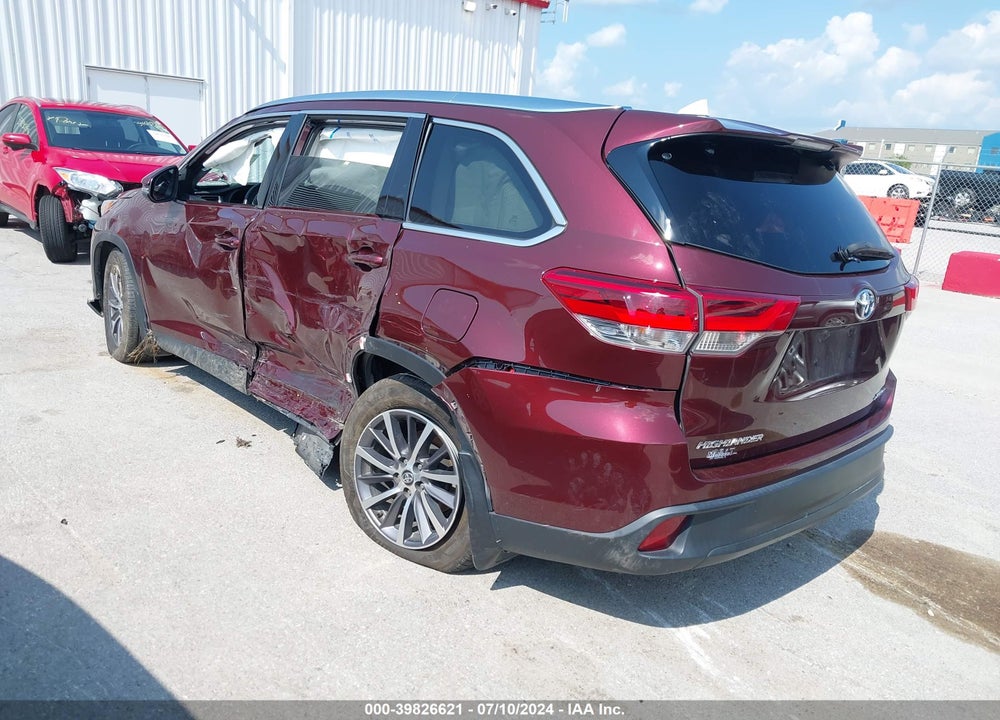 2019 TOYOTA HIGHLANDER XLE VIN: 5TDJZRFH9KS953186