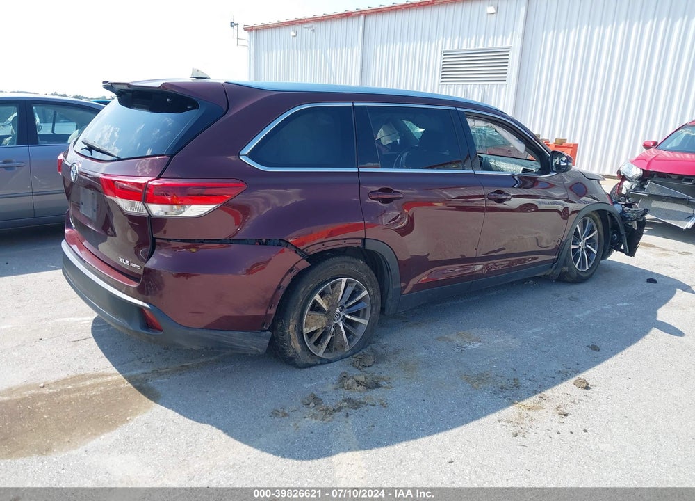 2019 TOYOTA HIGHLANDER XLE VIN: 5TDJZRFH9KS953186