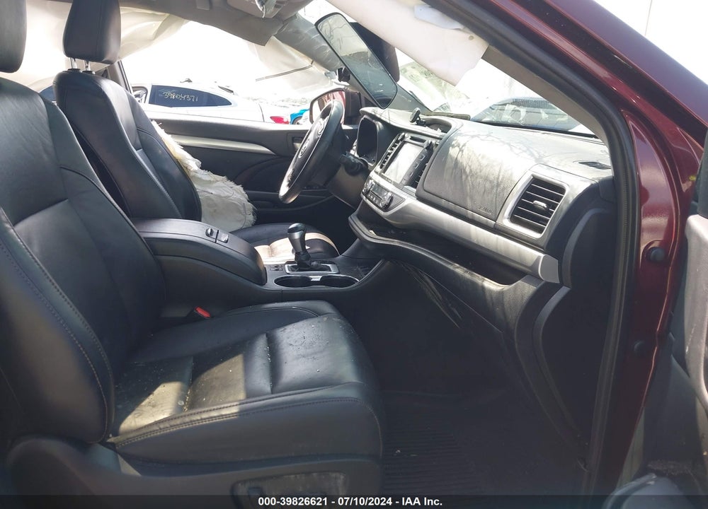 2019 TOYOTA HIGHLANDER XLE VIN: 5TDJZRFH9KS953186