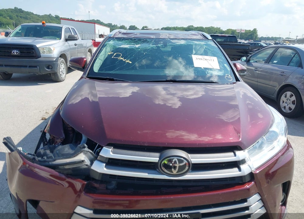 2019 TOYOTA HIGHLANDER XLE VIN: 5TDJZRFH9KS953186