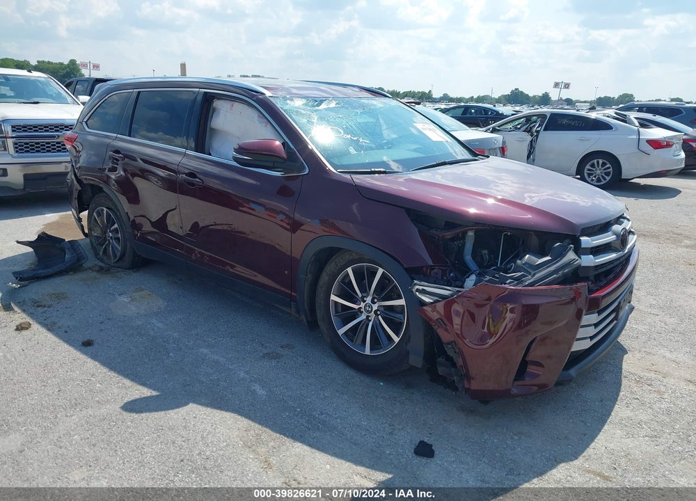 2019 TOYOTA HIGHLANDER XLE VIN: 5TDJZRFH9KS953186