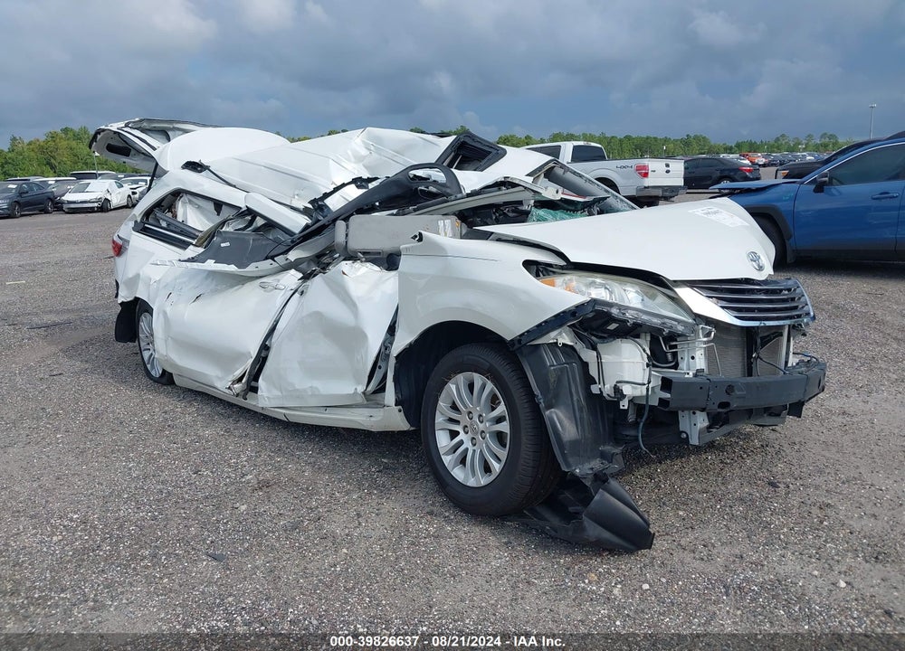 2016 TOYOTA SIENNA XLE 8 PASSENGER VIN: 5TDYK3DC4GS748986