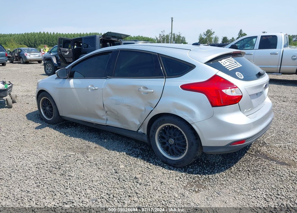 2013 FORD FOCUS SE VIN: 1FADP3K27DL353651