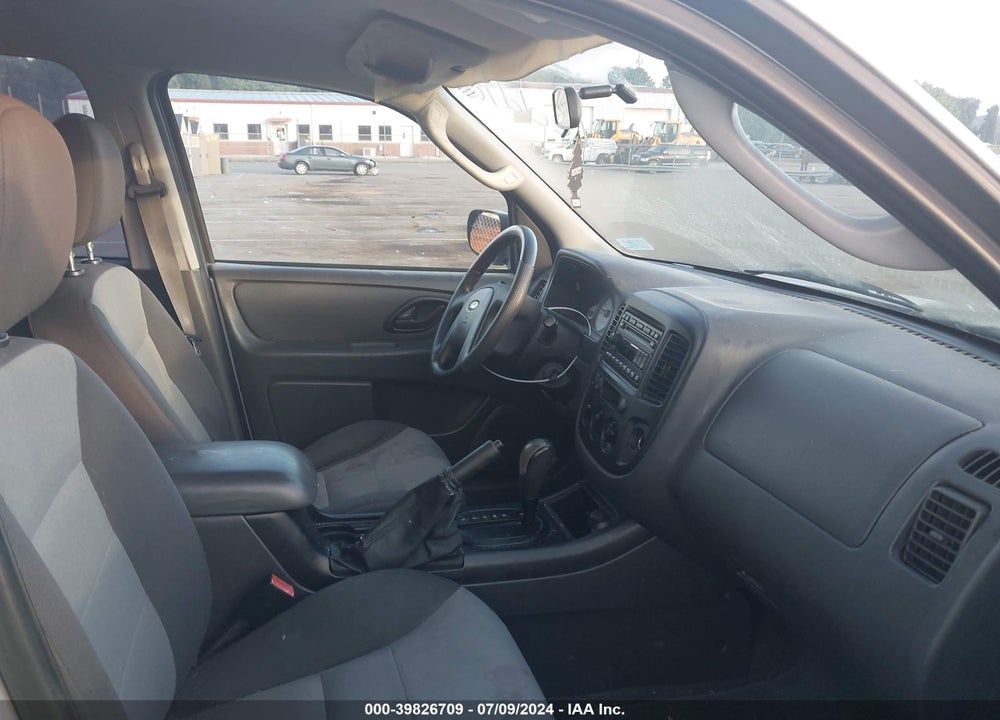 2005 FORD ESCAPE XLS VIN: 1FMYU02Z35KD99559