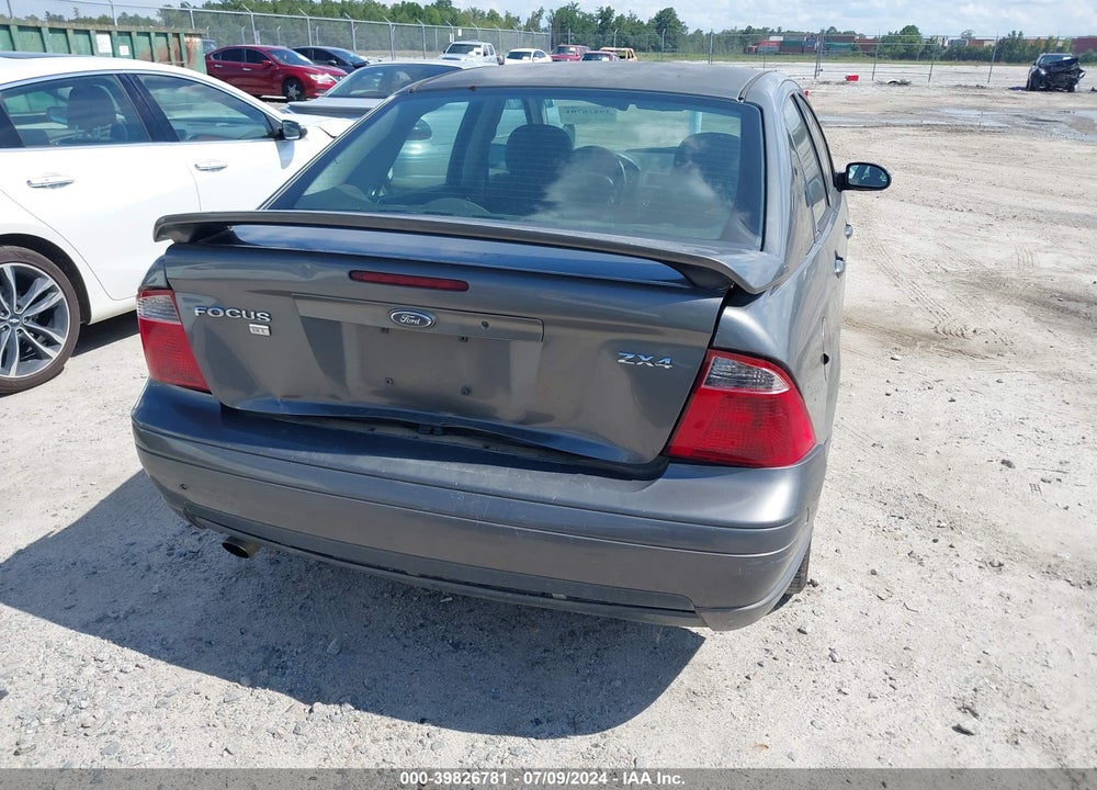 2005 FORD FOCUS ZX4 VIN: 1FAHP38Z15W212709