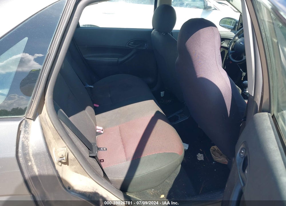 2005 FORD FOCUS ZX4 VIN: 1FAHP38Z15W212709