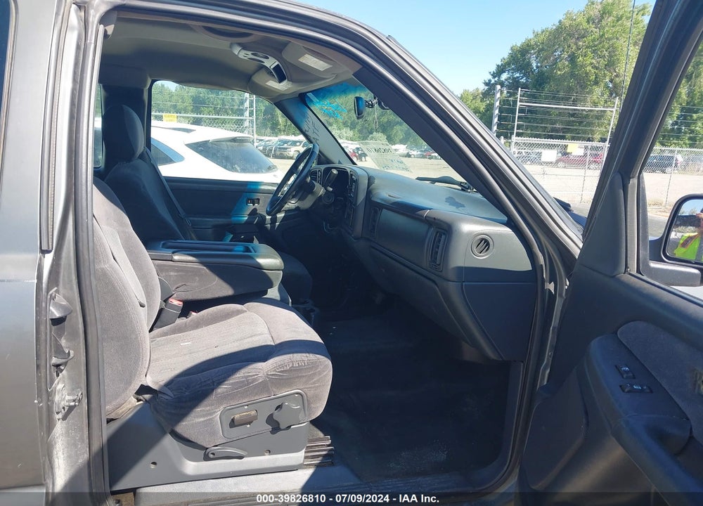 2002 CHEVROLET SILVERADO 1500 LS VIN: 2GCEK19TX21262098