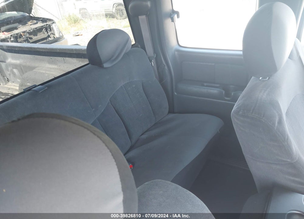 2002 CHEVROLET SILVERADO 1500 LS VIN: 2GCEK19TX21262098