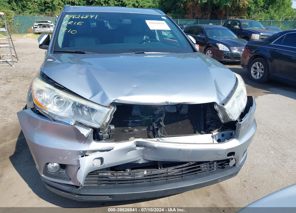 2014 TOYOTA HIGHLANDER XLE V6 VIN: 5TDJKRFH3ES022868