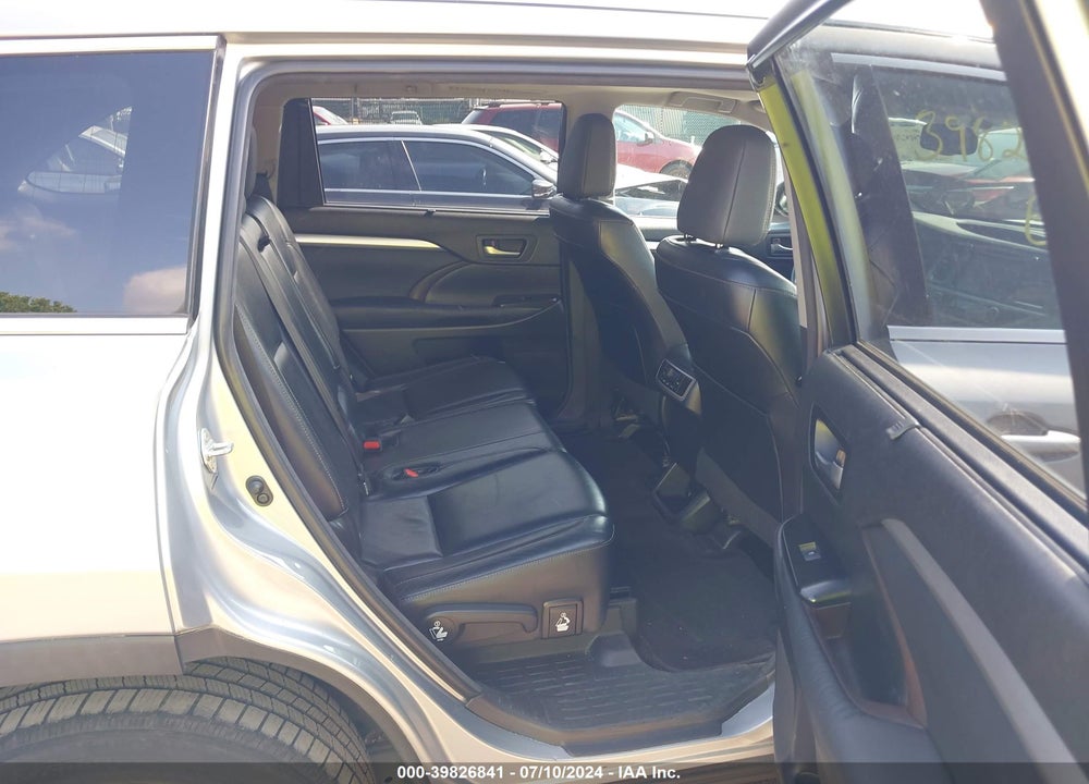 2014 TOYOTA HIGHLANDER XLE V6 VIN: 5TDJKRFH3ES022868