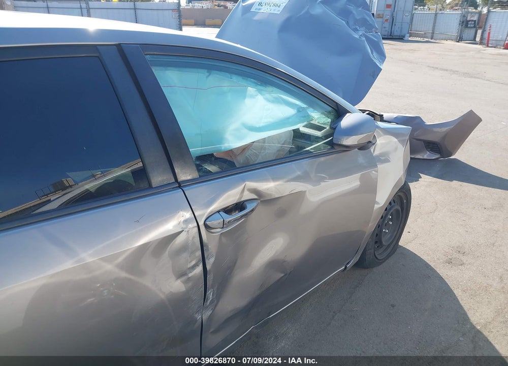 2016 TOYOTA COROLLA LE VIN: 5YFBURHE5GP448204