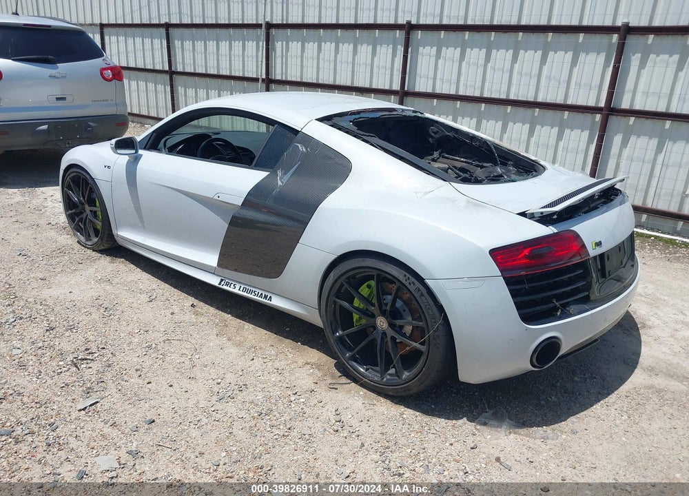 2014 AUDI R8 5.2 VIN: WUAENAFG7EN000446