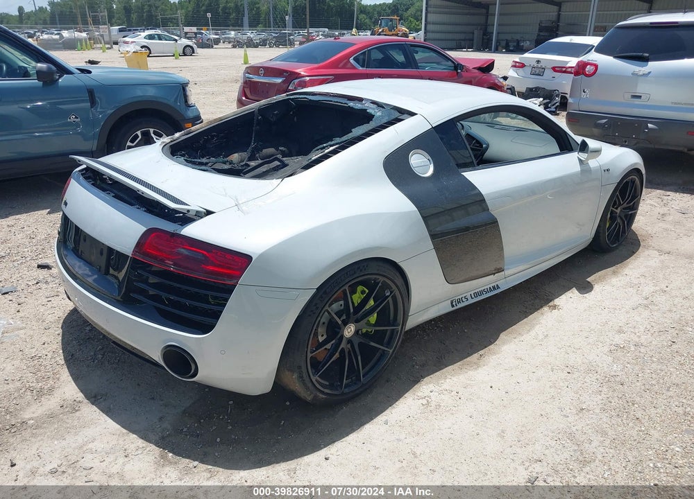 2014 AUDI R8 5.2 VIN: WUAENAFG7EN000446