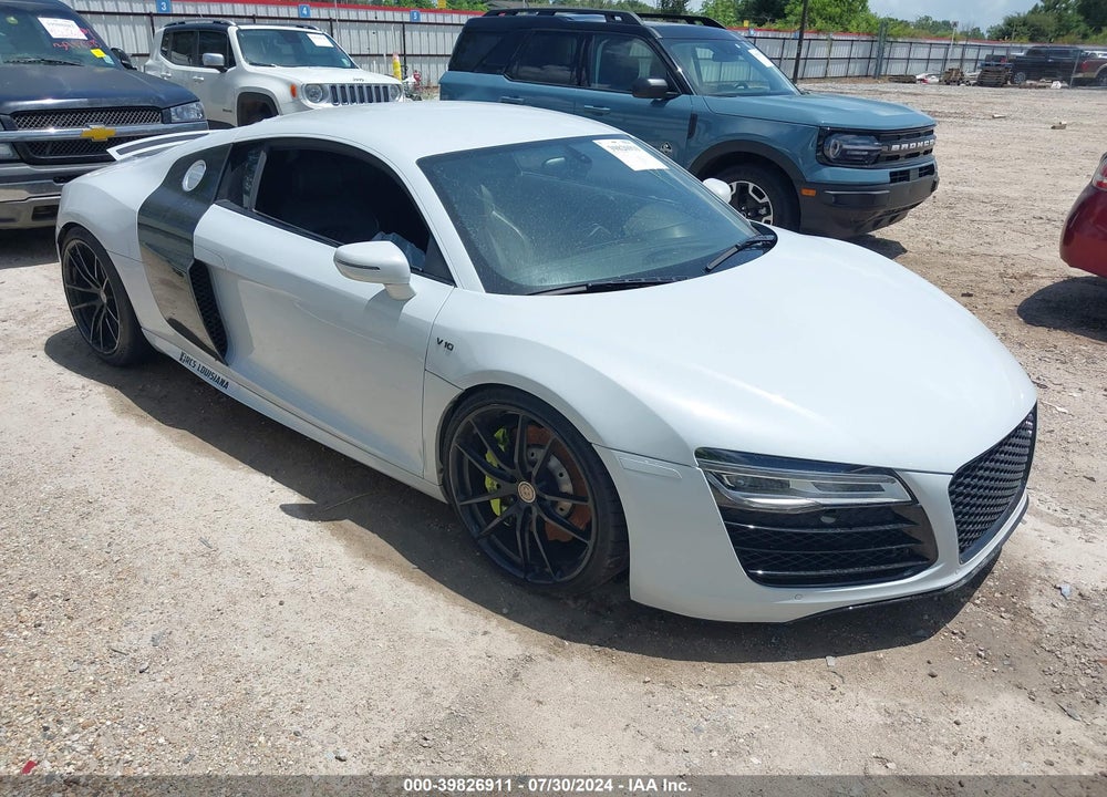 2014 AUDI R8 5.2 VIN: WUAENAFG7EN000446
