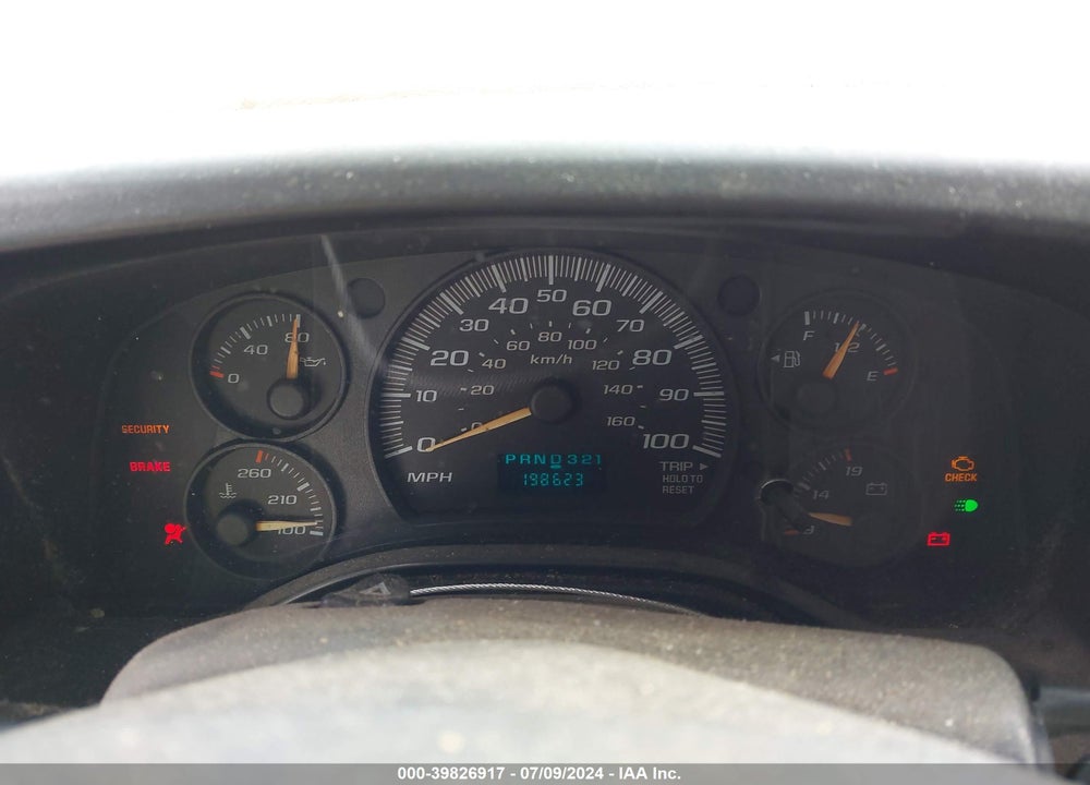 2005 CHEVROLET EXPRESS VIN: 1GCFG15X651202473