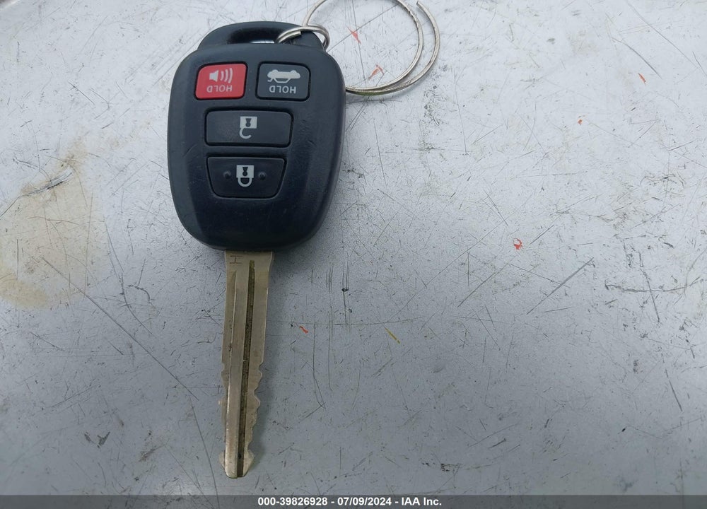 2019 TOYOTA COROLLA LE VIN: 5YFBURHEXKP930157