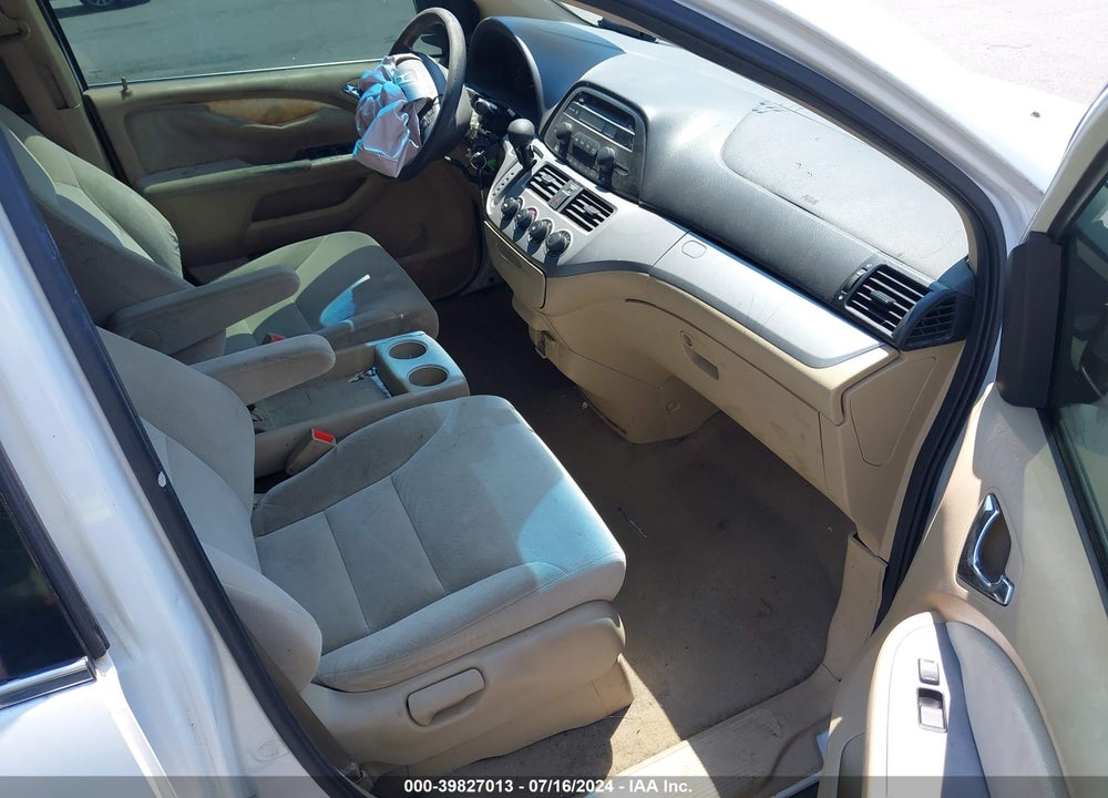 2008 HONDA ODYSSEY LX VIN: 5FNRL38248B073505