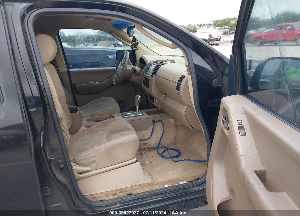2005 NISSAN FRONTIER SE VIN: 1N6AD07U85C404815