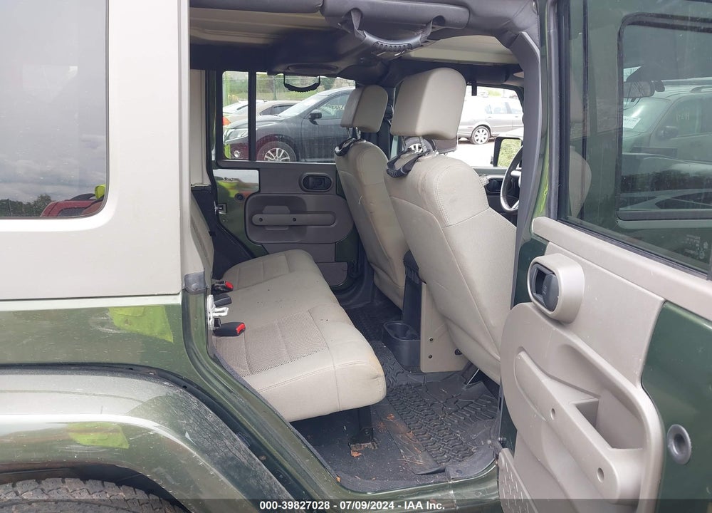 2008 JEEP WRANGLER UNLIMITED SAHARA VIN: 1J4GA59138L589649