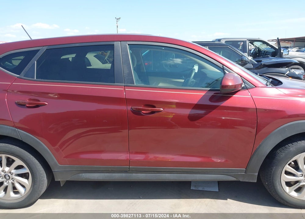 2017 HYUNDAI TUCSON SE VIN: KM8J23A44HU328037