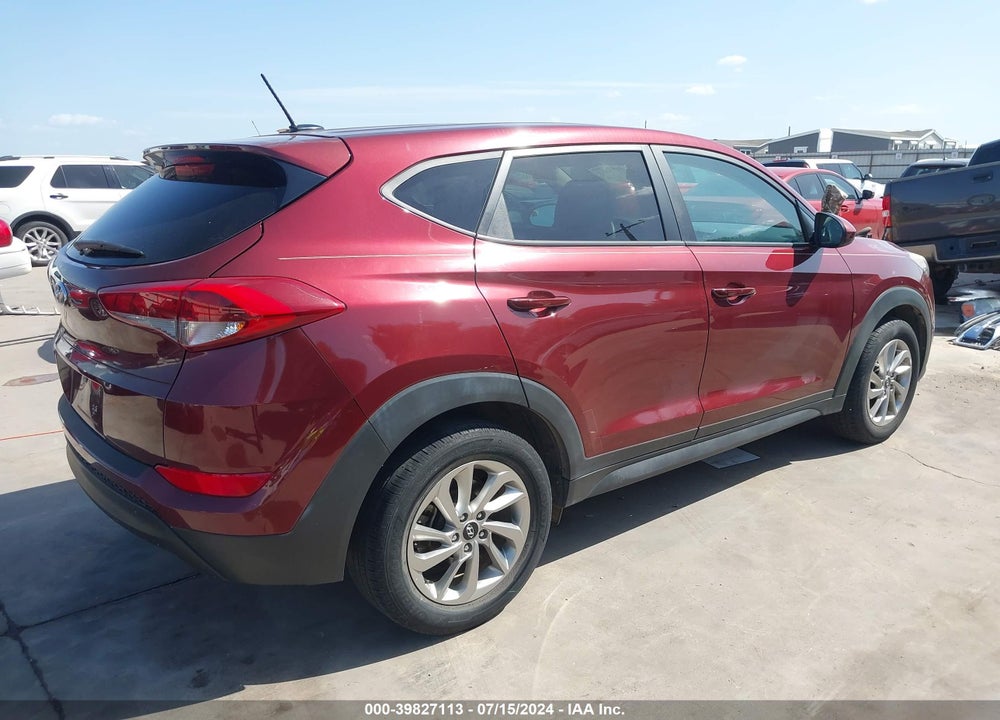 2017 HYUNDAI TUCSON SE VIN: KM8J23A44HU328037