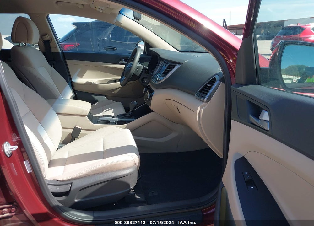 2017 HYUNDAI TUCSON SE VIN: KM8J23A44HU328037