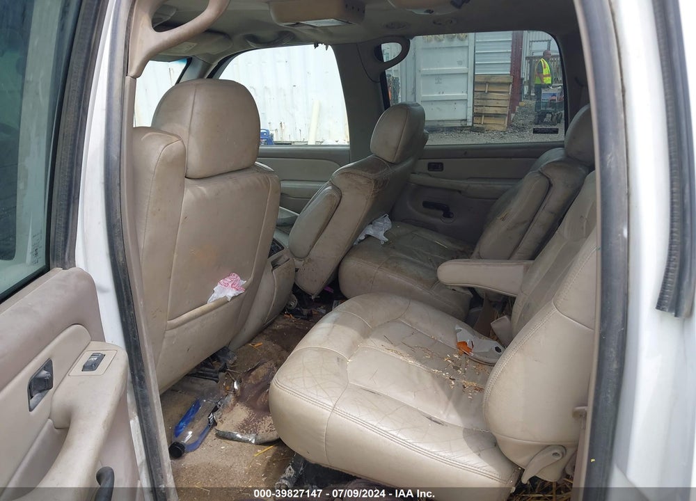2001 CHEVROLET SUBURBAN 2500 LT VIN: 3GNGK26G01G221644