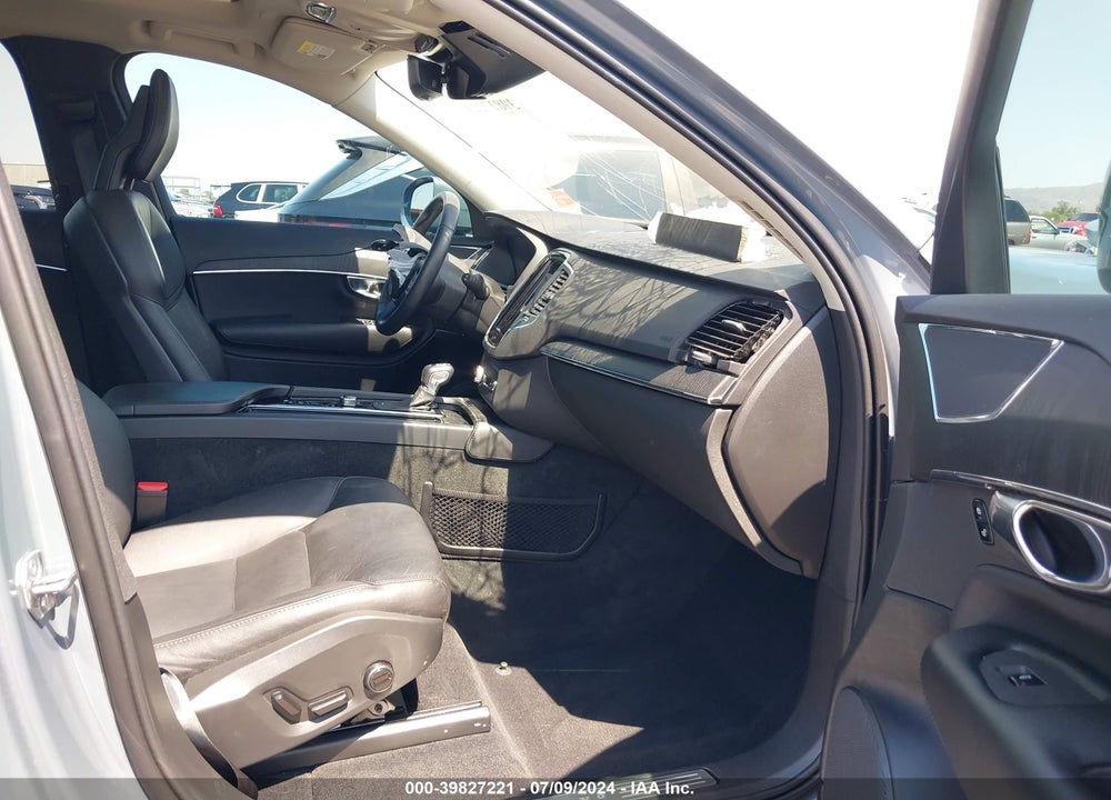 2020 VOLVO XC90 T5 MOMENTUM 7 PASSENGER VIN: YV4102PKXL1595801
