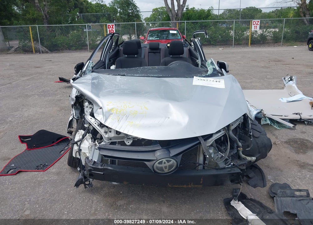 2019 TOYOTA COROLLA LE VIN: 2T1BURHE1KC196959