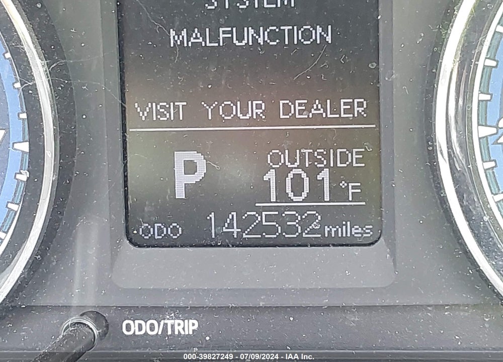 2019 TOYOTA COROLLA LE VIN: 2T1BURHE1KC196959