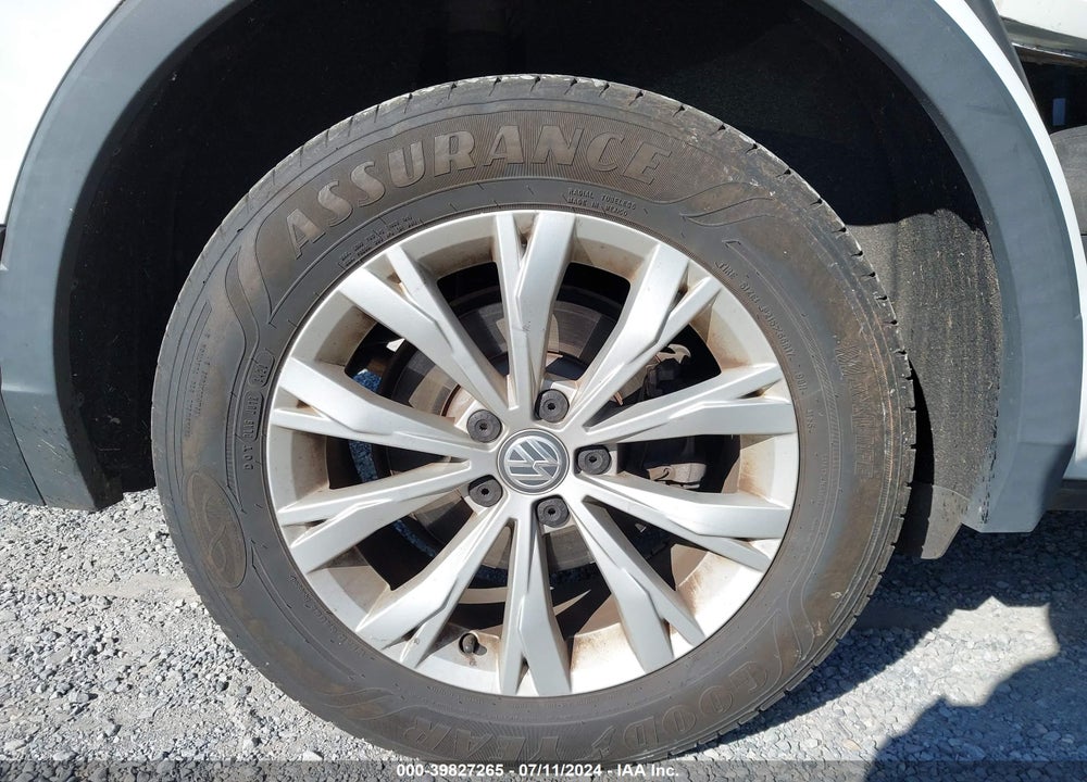 2019 VOLKSWAGEN TIGUAN VIN: 3VV1B7AX5KM190057