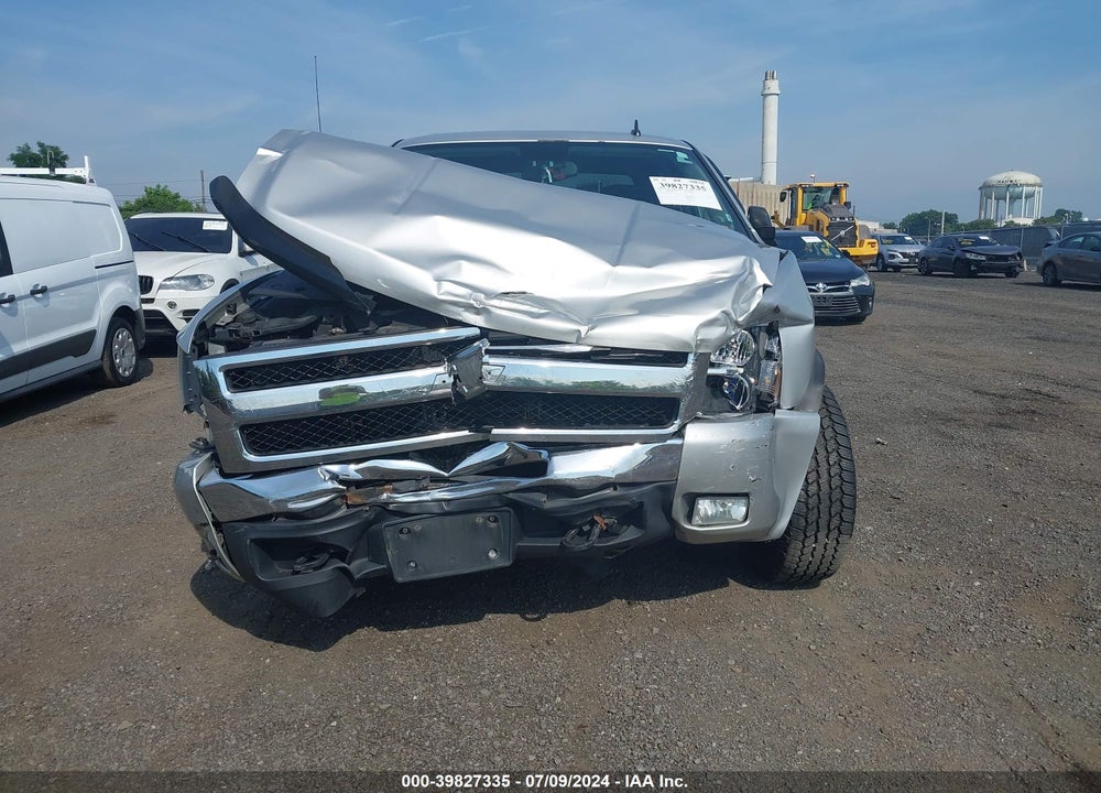 2011 CHEVROLET SILVERADO 1500 LT VIN: 3GCPKSE39BG370319