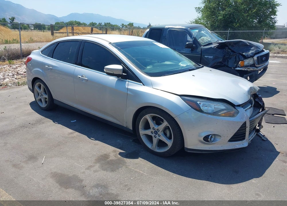 2014 FORD FOCUS TITANIUM VIN: 1FADP3J23EL321623
